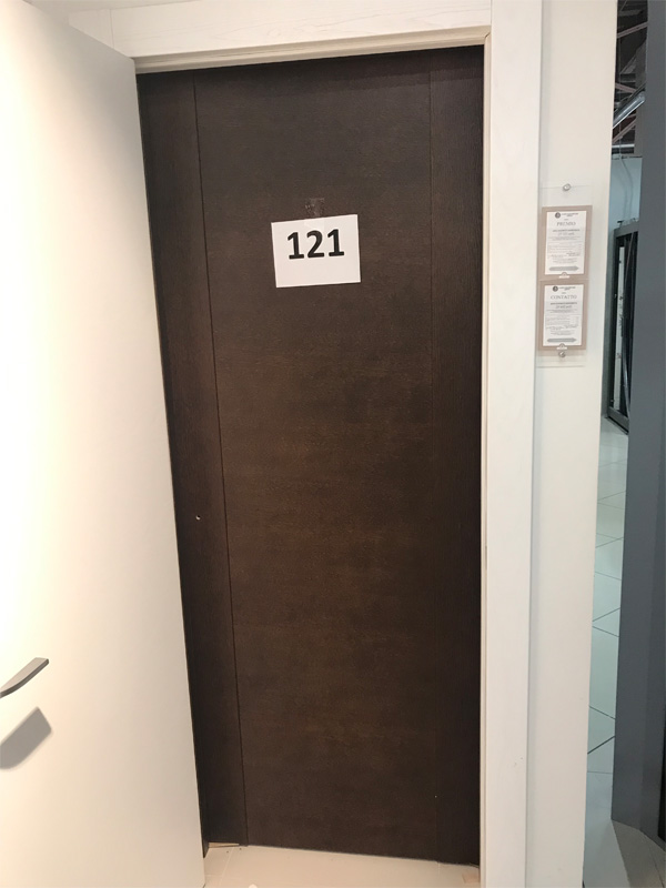 Дверь 121